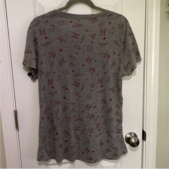 Bundle of 4 Harry Potter Shirts (3 T-Shirts and 1 Button Down T-Shirt) 🪄✨⚡️ - Picture 7 of 13